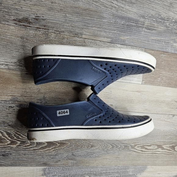 Native Shoes Miles style slip on sneakers Navy Blue M4 W6 - Picture 6 of 6
